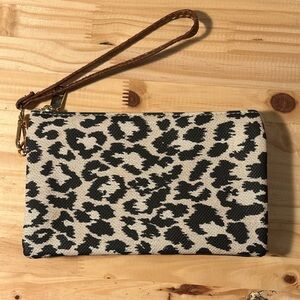 Jen& mCo Riley Leopard Print Crossbody & Wristlet Vegan Leather 2-in-1 Bag NWOT